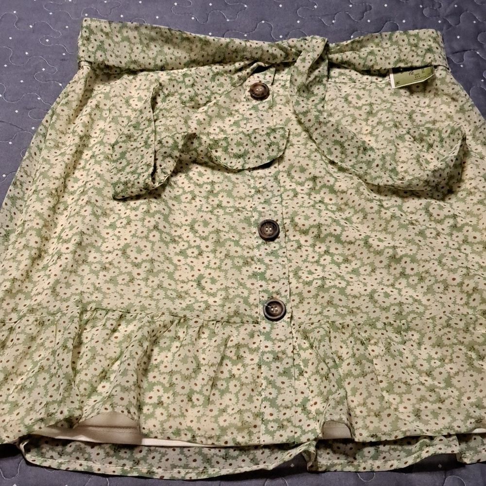 Miami green floral skirt size large NWT
